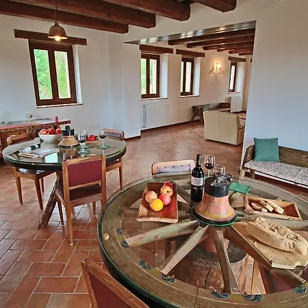 Luxurious Mansion With Private Garden In Montecassiano Prázdninový dům