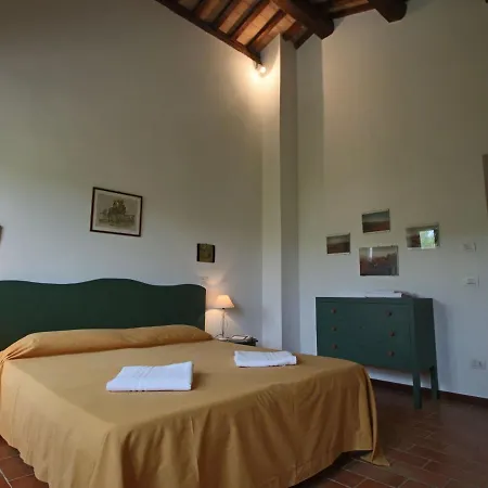 Luxurious Mansion With Private Garden In Montecassiano *
