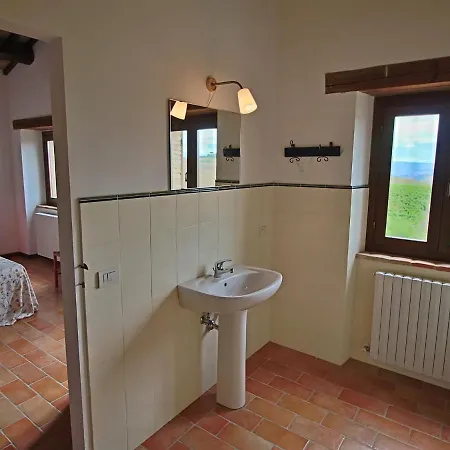Luxurious Mansion With Private Garden In Montecassiano Giuliodori